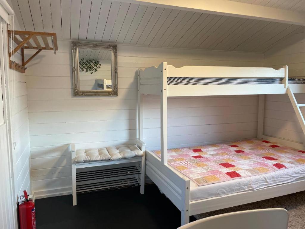 With1 Bedroom Separate Living With A Sofa Bed And A Tiny Kitchen A Bathroom Located In Nordstrand Near By The Sea For 3 Guests With A Garden And Grill 5 Extra Guests With Extra Cost In The With Sea View Just Outside The Apar * Oslo