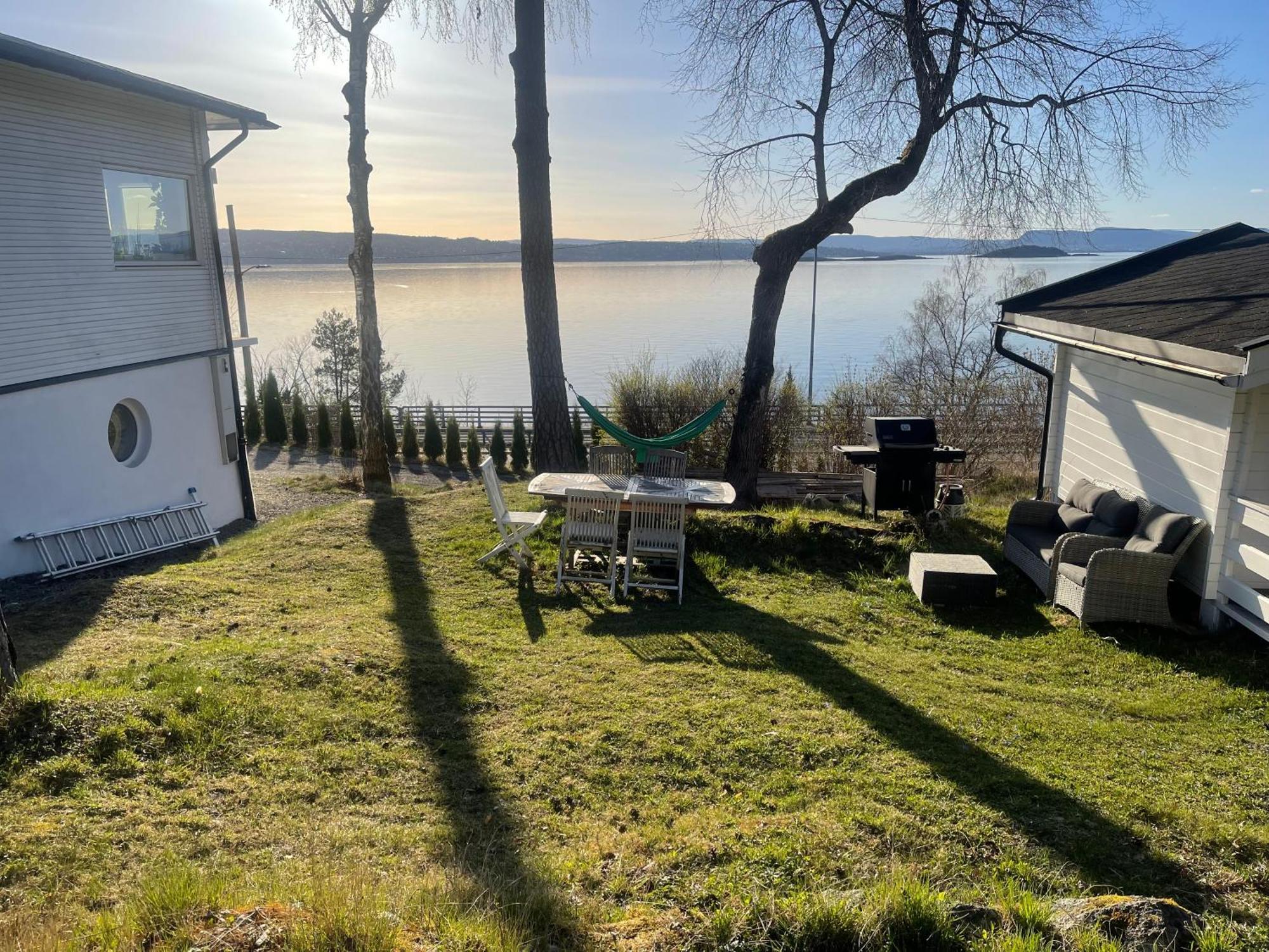 Appartamento With1 Bedroom Separate Living With A Sofa Bed And A Tiny Kitchen A Bathroom Located In Nordstrand Near By The Sea For 3 Guests With A Garden And Grill 5 Extra Guests With Extra Cost In The With Sea View Just Outside The Apar