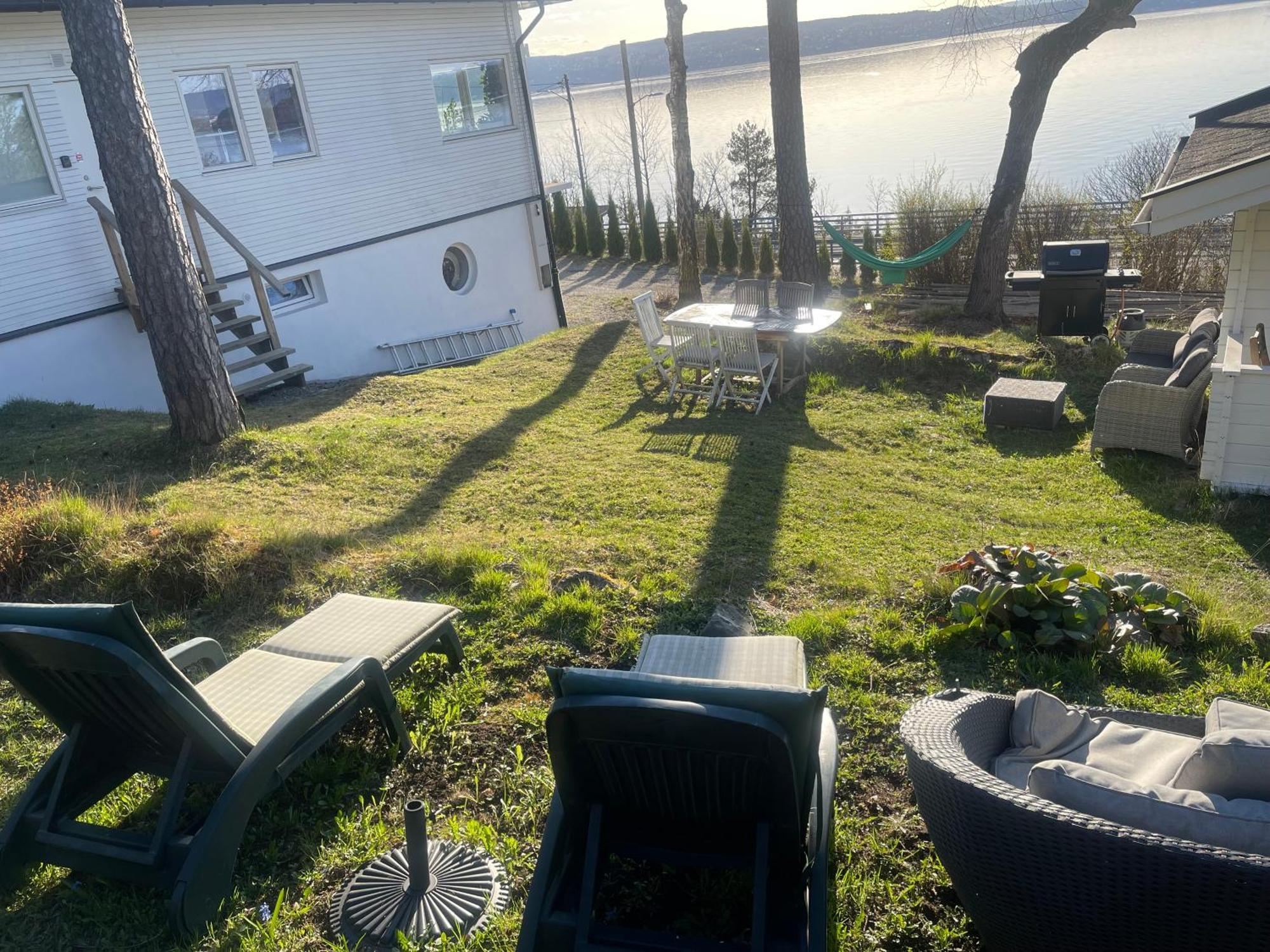 With1 Bedroom Separate Living With A Sofa Bed And A Tiny Kitchen A Bathroom Located In Nordstrand Near By The Sea For 3 Guests With A Garden And Grill 5 Extra Guests With Extra Cost In The With Sea View Just Outside The Apar