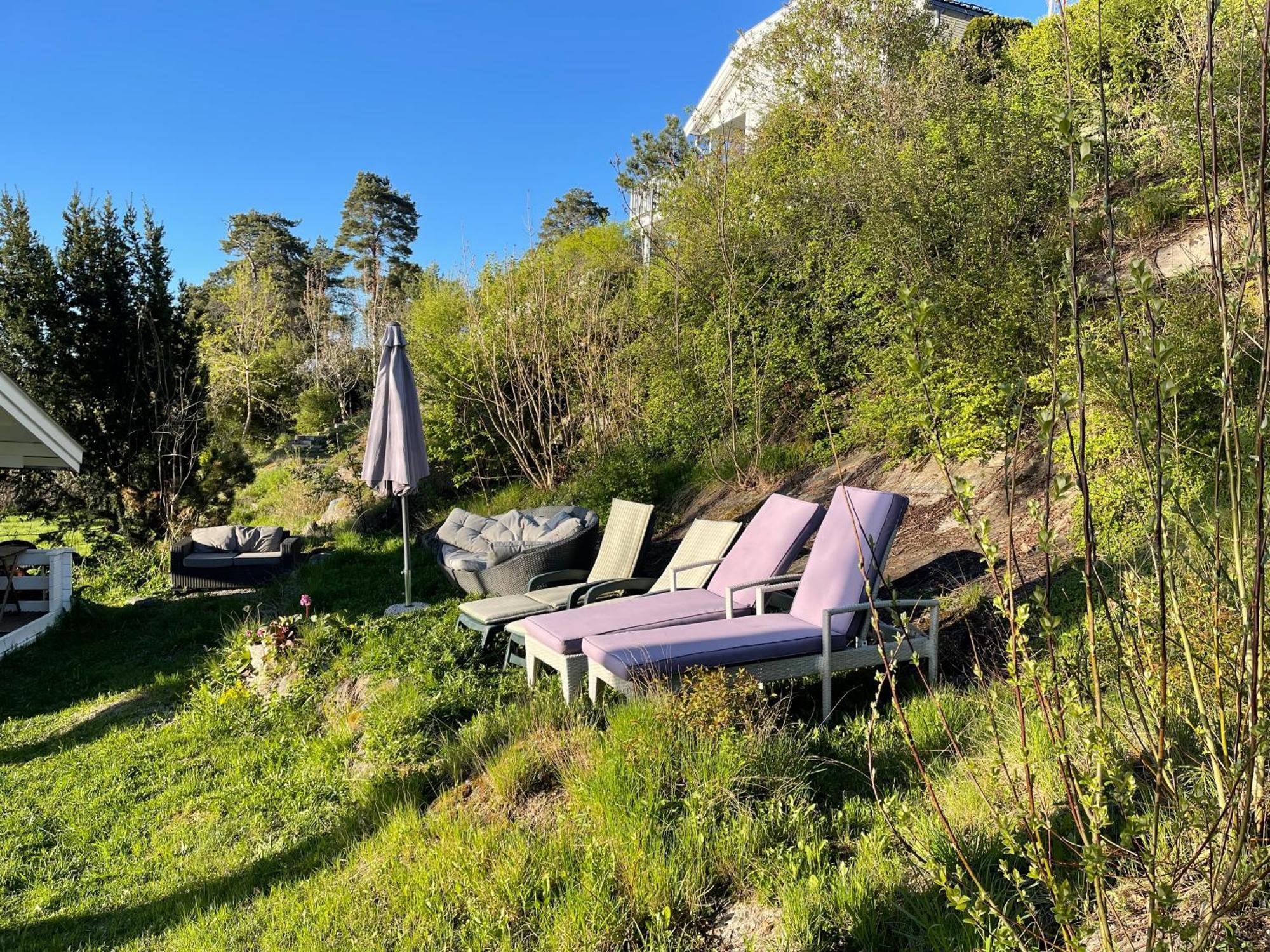 With1 Bedroom Separate Living With A Sofa Bed And A Tiny Kitchen A Bathroom Located In Nordstrand Near By The Sea For 3 Guests With A Garden And Grill 5 Extra Guests With Extra Cost In The With Sea View Just Outside The Apar * Oslo